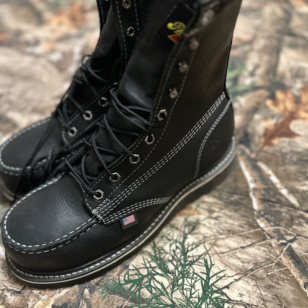 Only worn twice. composite toe work boots. Size 8 in mens .Very comfortable